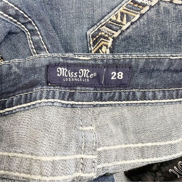 Miss Me Mid-Rise Mid Length Shorts Medium Wash Bling Cut-off Jean Shorts Size 28 - Picture 9 of 13